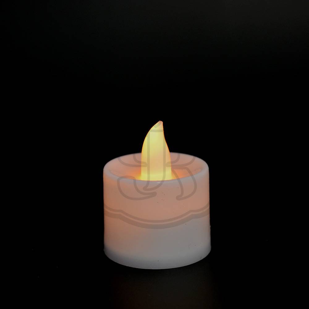 Глянцевая светодиодная свеча с эффектом живого пламени 8