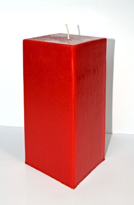Свеча куб Красная Свеча куб красного цвета