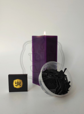 Свечная краска СвечМаг фиолетовая внутренняя (хлопья) отечественный свечной краситель. Продается россыпью массой по 10 г.