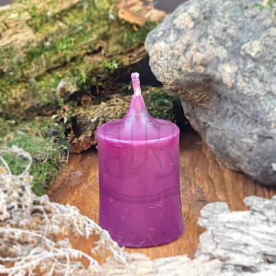 Свеча восковая столбик фиолетовая Время горения около 6 ч. Алтарная. Духовность, прошлые жизни, связь с учителем
